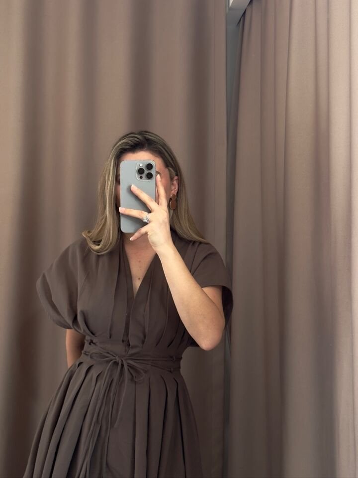 Beli Bağcıklı V Yaka Midi Elbise