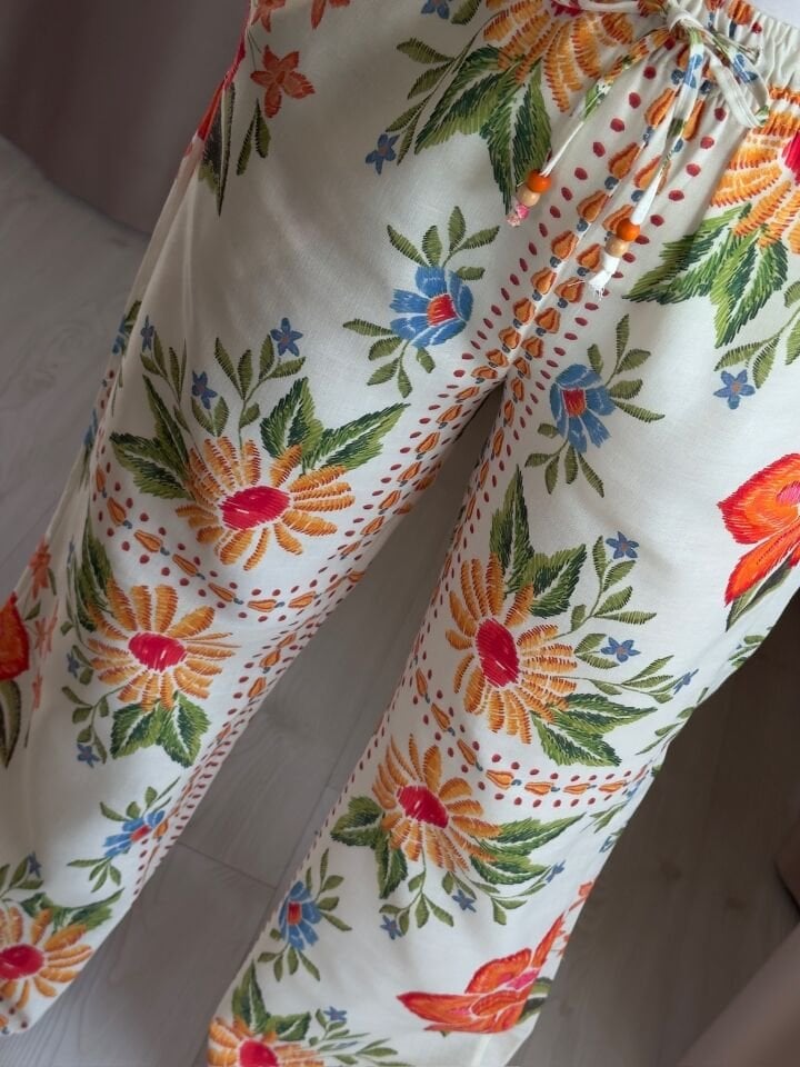 Çiçek desenli keten dokulu pantolon