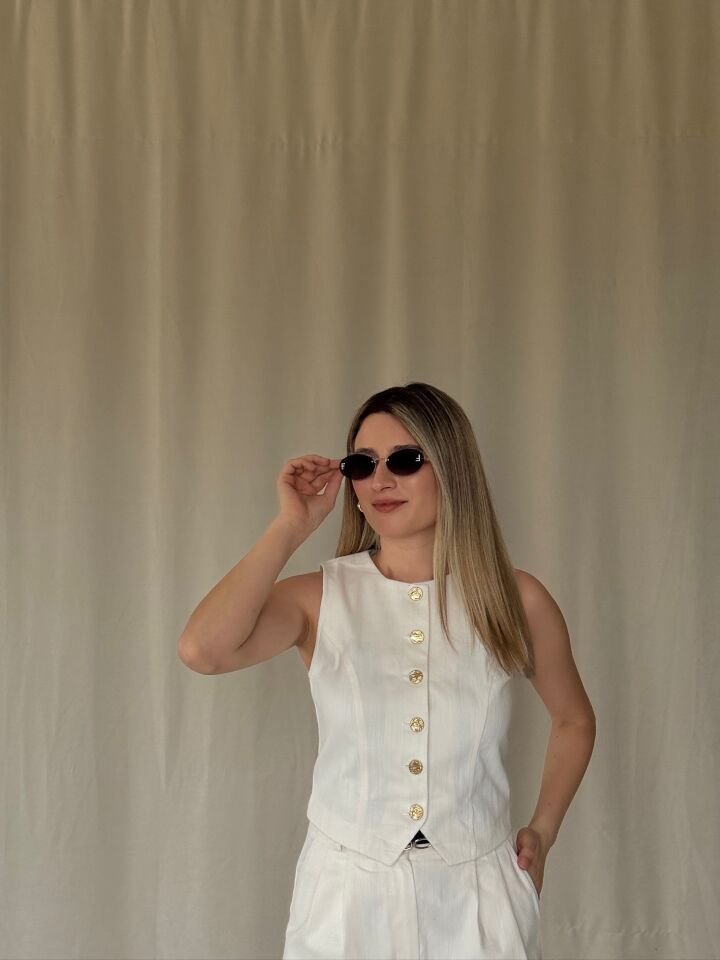 Ekru Altın Düğmeli Keten Görünümlü Crop Yelek